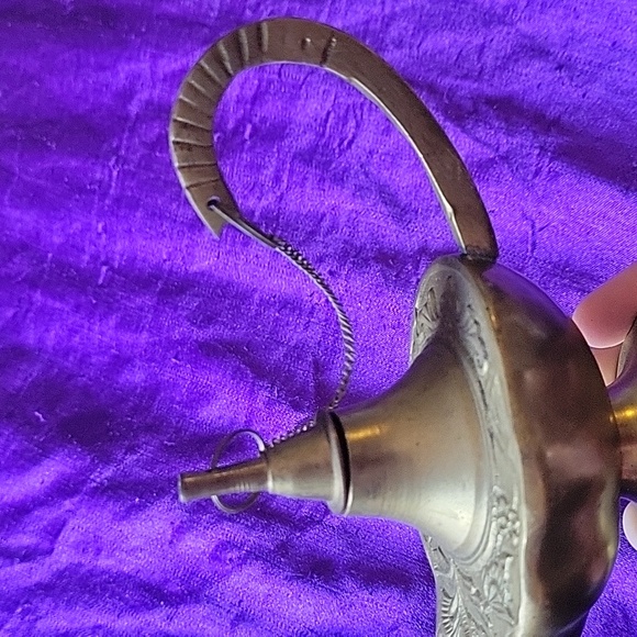 Brass vintage genie lamp made in India - Picture 7 of 8